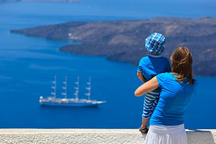 One in Two Greeks Cannot Afford Even One Week of Vacation
