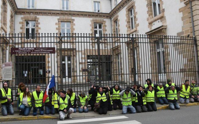 Un gilet jaune envoyé en correctionnel après avoir déposé plainte pour violences policières