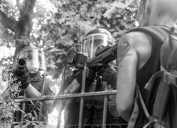 “L’État a recours à des répertoires de violence qui montent en intensité jusqu’à ce qu’il ait réussi à écraser ou discipliner ce qui gêne les classes dominantes”