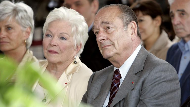 Mort de Jacques Chirac : de Jean-Luc Mélenchon à Line Renaud, les réactions affluent