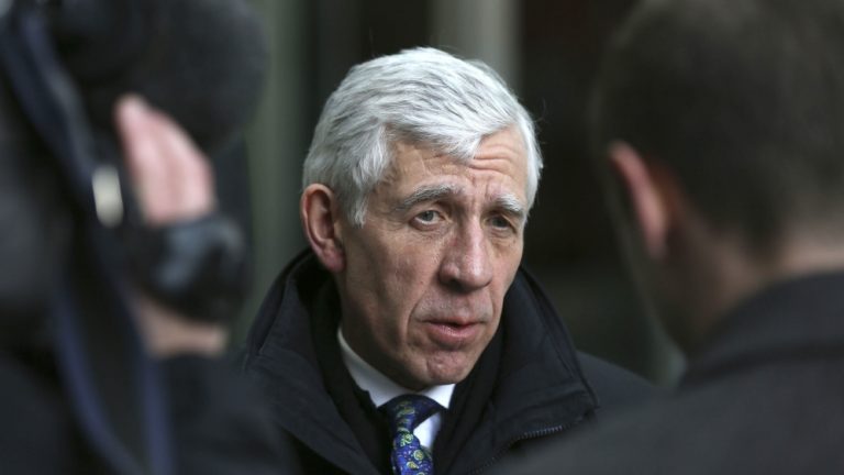 A notorious liar, Jack Straw attacks French on Iraq