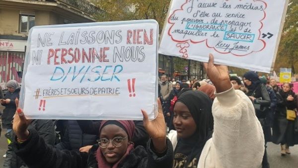 13,500 People March in Paris Against Islamophobia