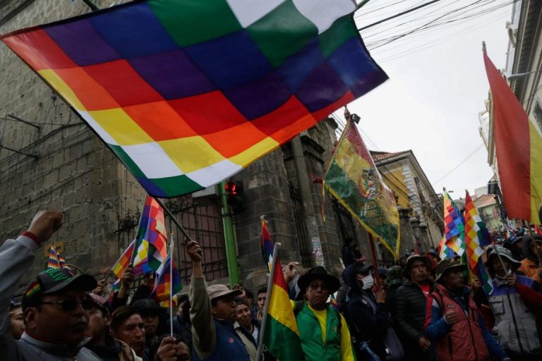 «Nous refusons d’être brûlés»: 500 ans de résistance, de colonisation et de coups d’état en Bolivie