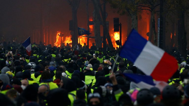 Un an de révolte populaire, hommage aux gilets jaunes