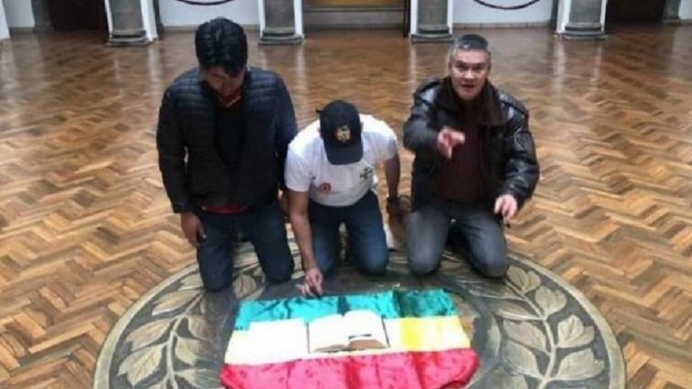 Les racistes de Bolivie prennent le pouvoir