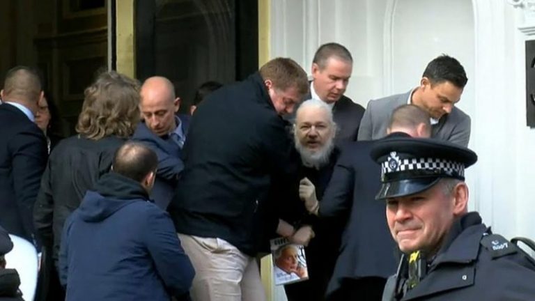 Free Julian Assange, before it’s too late. Sign to STOP the USA Extradition