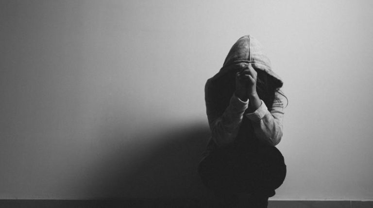 Taux de suicide et hausse du chômage