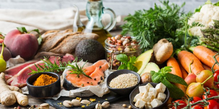 Greeks Advised To Switch to Mediterranean Diet During Quarantine