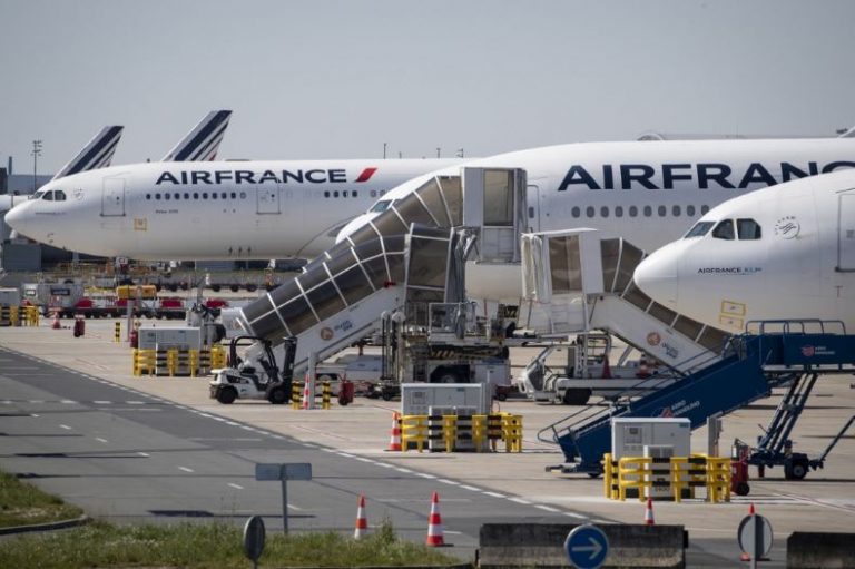 Air France, Iberia, SAS : ces compagnies aériennes où on ne respecte pas la “distanciation sociale”