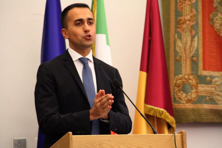 Italy wants no more illegal migrants, minister tells Tunisia