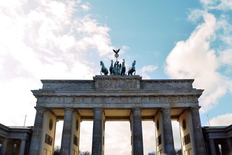 BERLIN – Head of Military Intelligence Service to resign