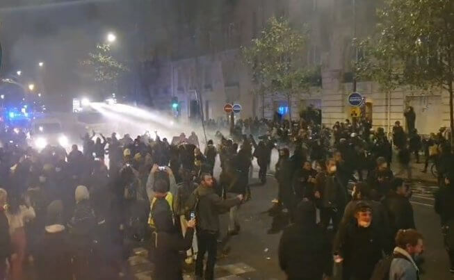 Manifestations massives a Paris