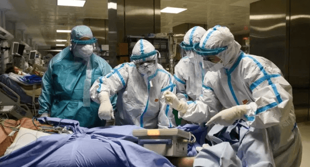 Ten nurses from Crete voluntarily go to Thessaloniki to help against Covid-19