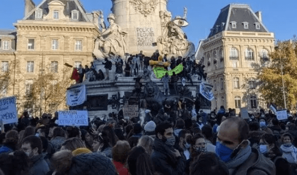 A huge first vitctory of the French people