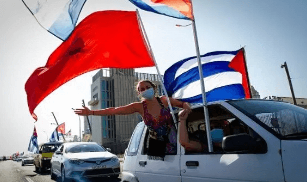 Cuba: Caravans Take to Havana’s Malecon To Say “Unblock Cuba”