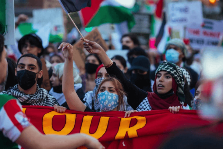 Thousands rally in US in support of Palestinians