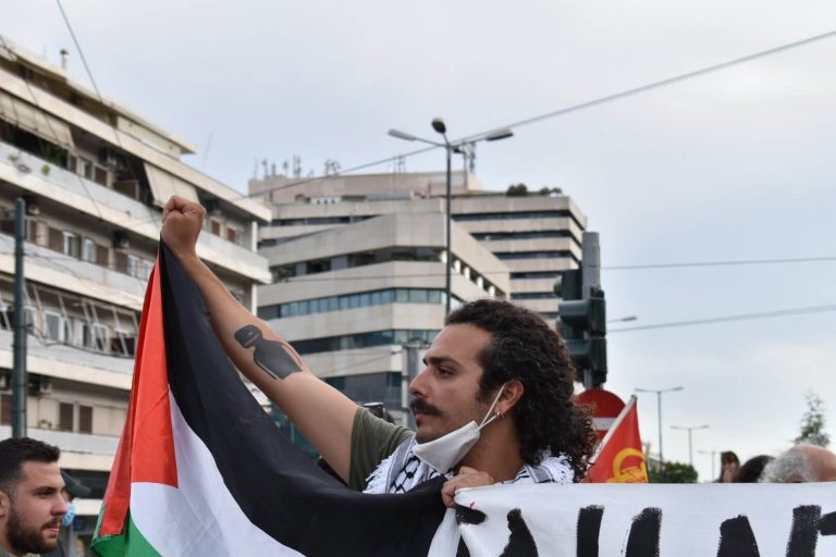 Greek police is dispersing violently people demonstrating against Israeli war crimes