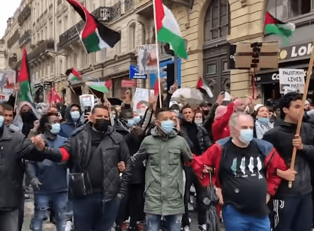 PARIS : UNE MANIFESTATION POUR LA PALESTINE, MALGRÉ L’INTERDICTION