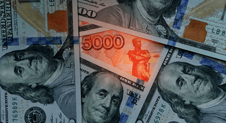 Transition From Dollar in Int’l Settlements Happens Naturally, Russian Finance Ministry Says