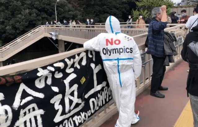 Thousands of Tokyo Olympic volunteers quit as Covid-ravaged Games continue to come under fire