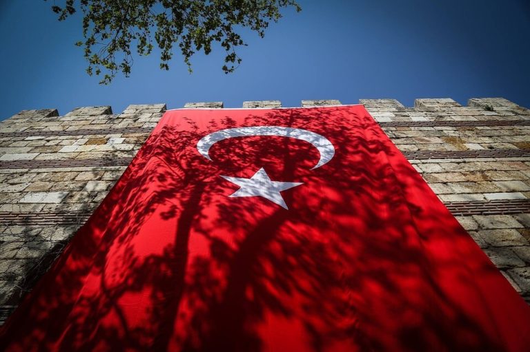 Turkey treatens with a new invasion in Syria