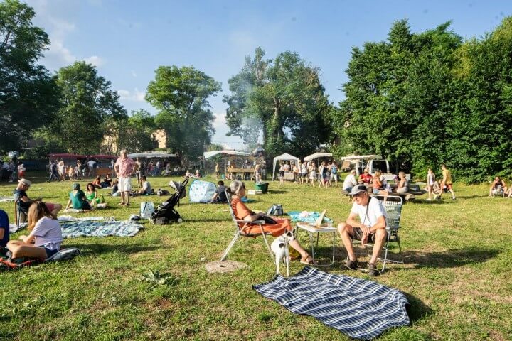 Larzac : 50 ans après, esprit, es-tu encore là ?