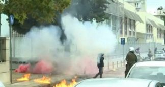 Police fires tear gas at neo-nazi youth in Thessaloniki school (videos)