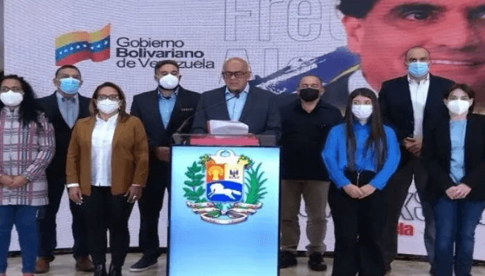 Bolivarian Delegation Halts Political Dialogue in Mexico