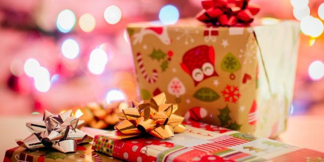 6 in 10 Greeks say they will spend less on Christmas shopping than last year
