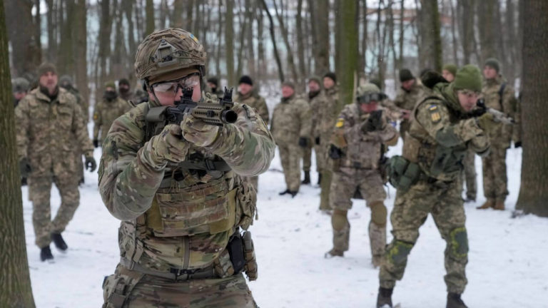 EU powers endorse NATO war threats against Russia as Macron visits Ukraine
