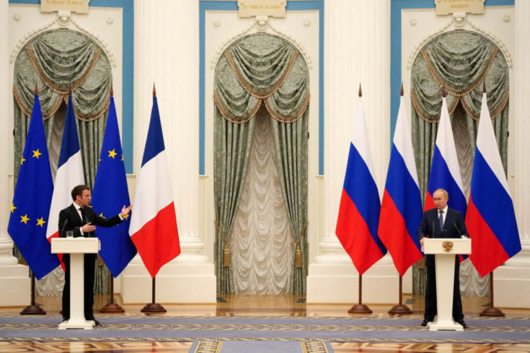 France’s Macron: Putin Says He Won’t Escalate Ukraine Situation