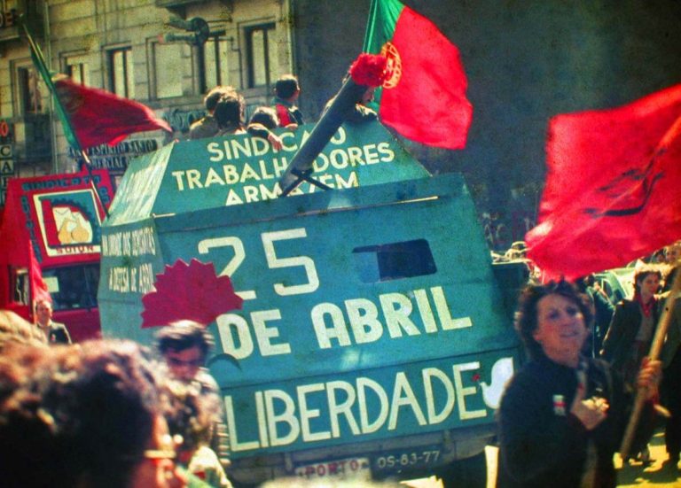 25 avril 1974, fin de la dictature au Portugal qui sévissait depuis 1926