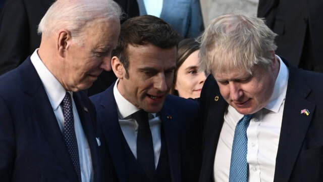 US and UK Split With France and Claim There Is No Exit Ramp for Putin