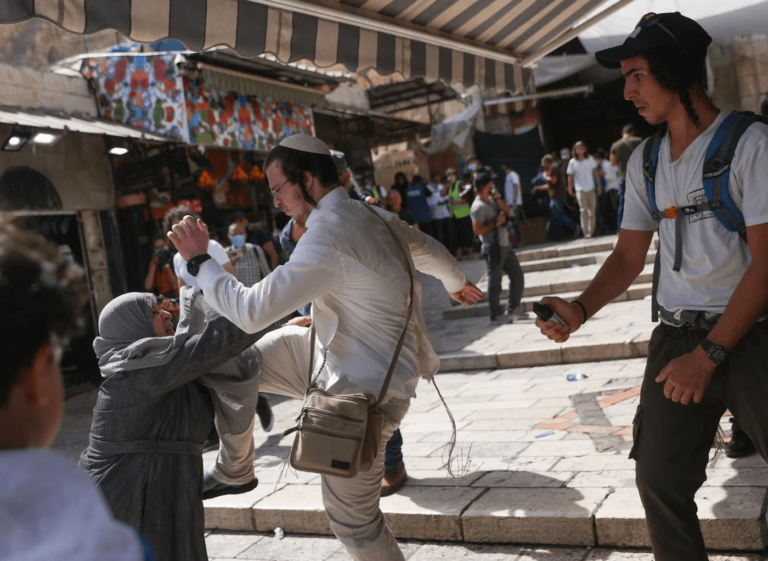 Jerusalem: Israeli ultra-nationalists assault Palestinians in far-right march