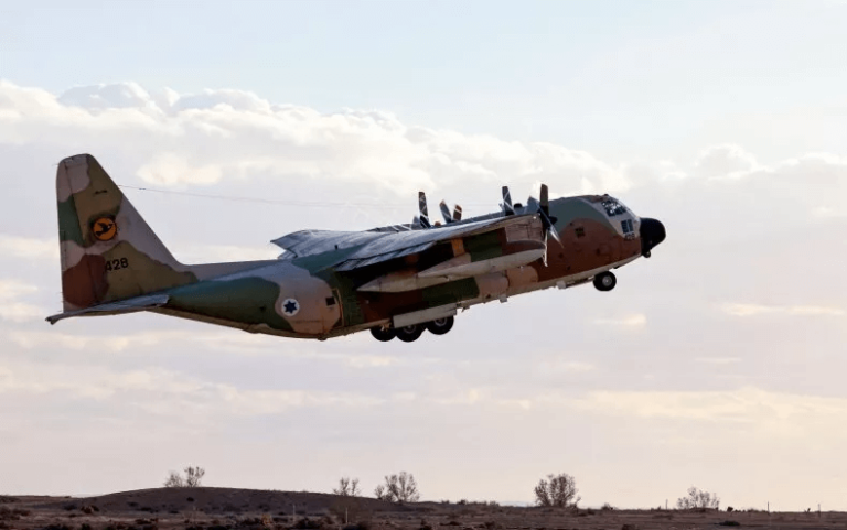Israel and US threaten Iran with war