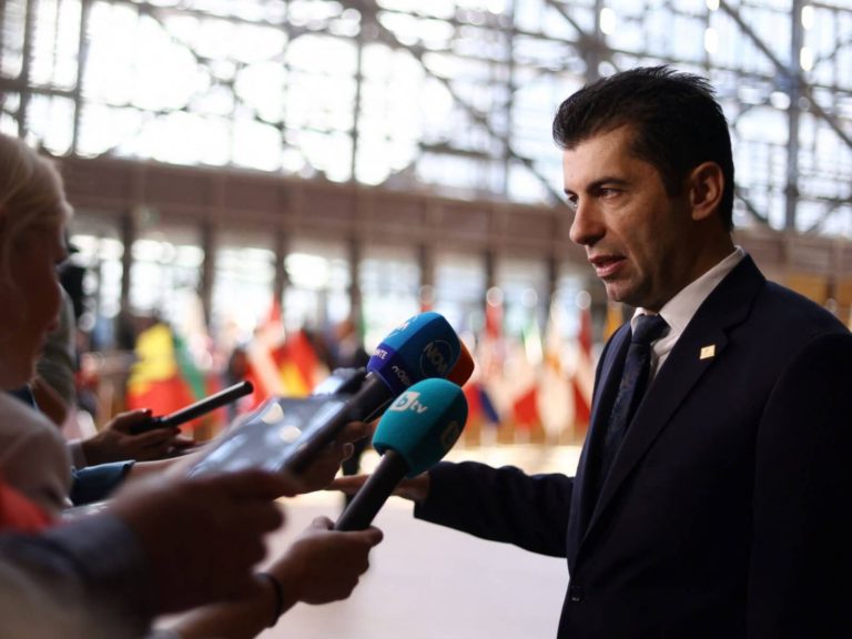Bulgaria Won’t Send Weapons to Ukraine as Zelensky Faces Calls to End War