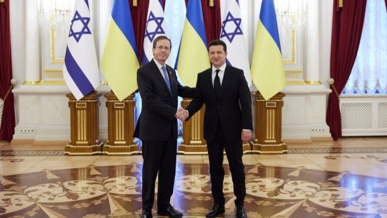 Ukrainian president reveals intelligence cooperation with Israel