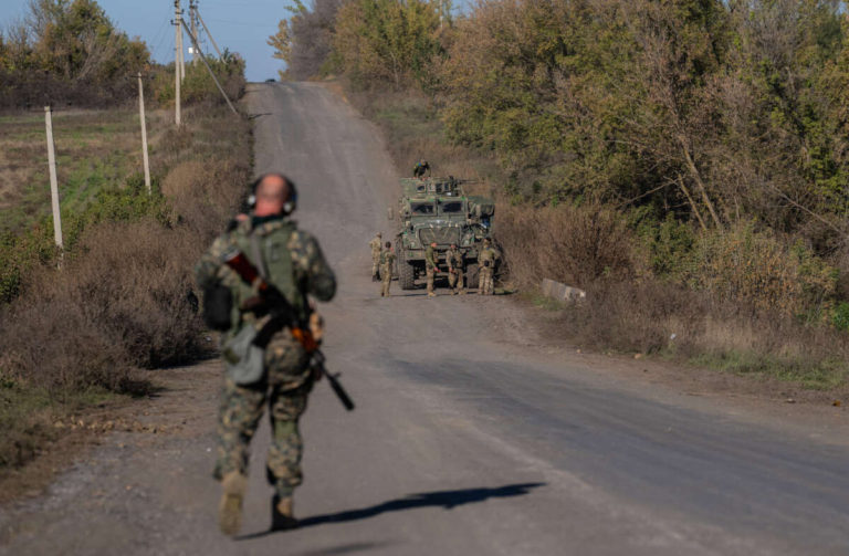 Chomsky: Advanced US Weaponry in Ukraine Is Sustaining Battlefield Stalemate