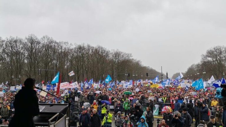 Why a special party conference on the peace issue should ensure a new beginning for the German Left Party