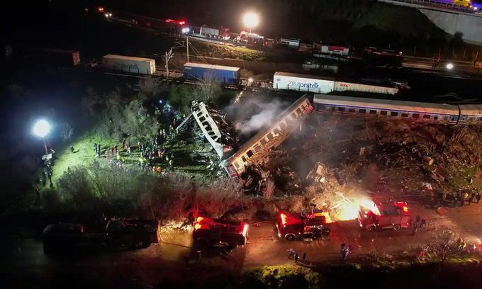 Myriad questions but no evidence yet for cause of Greece train crash