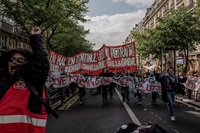 France: Enormous demonstrations