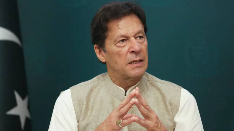 Imran Khan: “I will come back with a strong government”