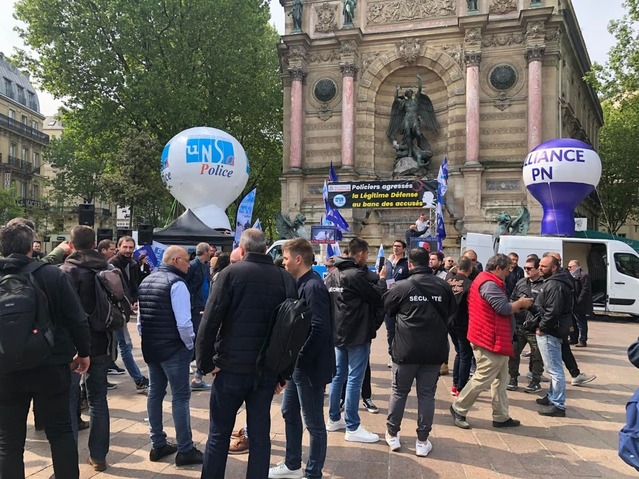 « Nous sommes en guerre » : les syndicats policiers majoritaires font pression pour durcir la répression