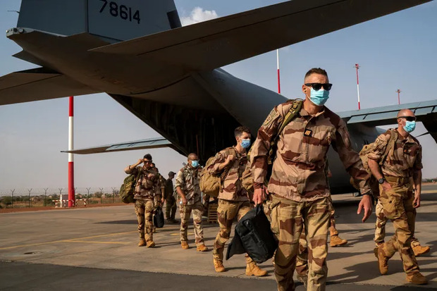 Crise au Niger: le dispositif militaire français au Sahel plus fragile que jamais