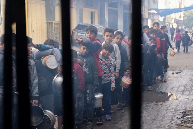 Gaza Families Beg for Bread, Eat Donkey Meat as Aid Deliveries Falter