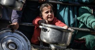 Gaza people being shot as they search for food. Egypt enforces siege