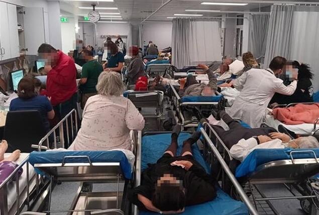 Like in a “war zone”: Patients in ER of big Athens public hospital