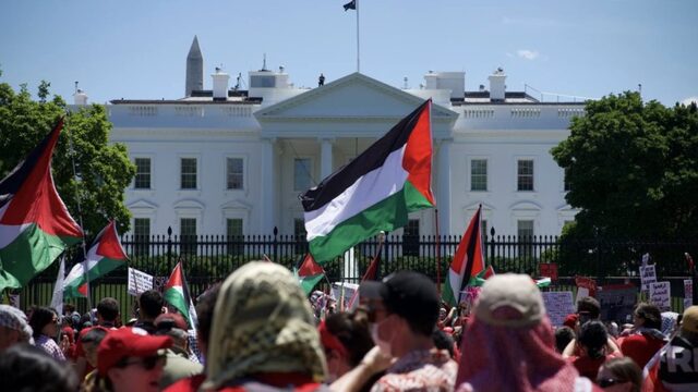 100,000 form “red line” around White House to protest US support of Israel