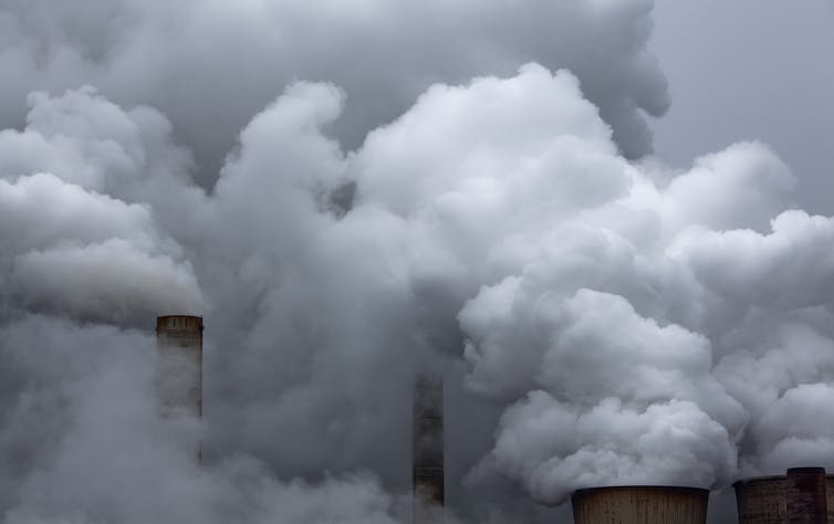 The scientific pain of climate change: Shifting narratives of acceptance and avoidance in climatology