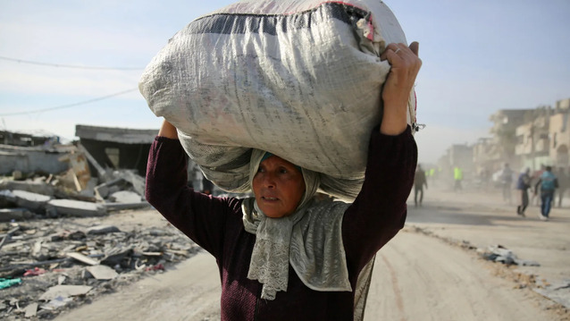 Gaza ceasefire: Displaced Palestinians return to devastated homes
